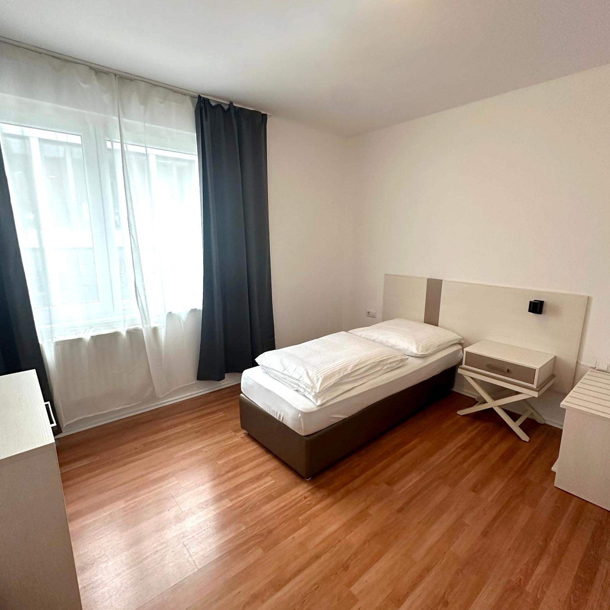 Benztown Hotel Gaestehaus Щутгарт Екстериор снимка