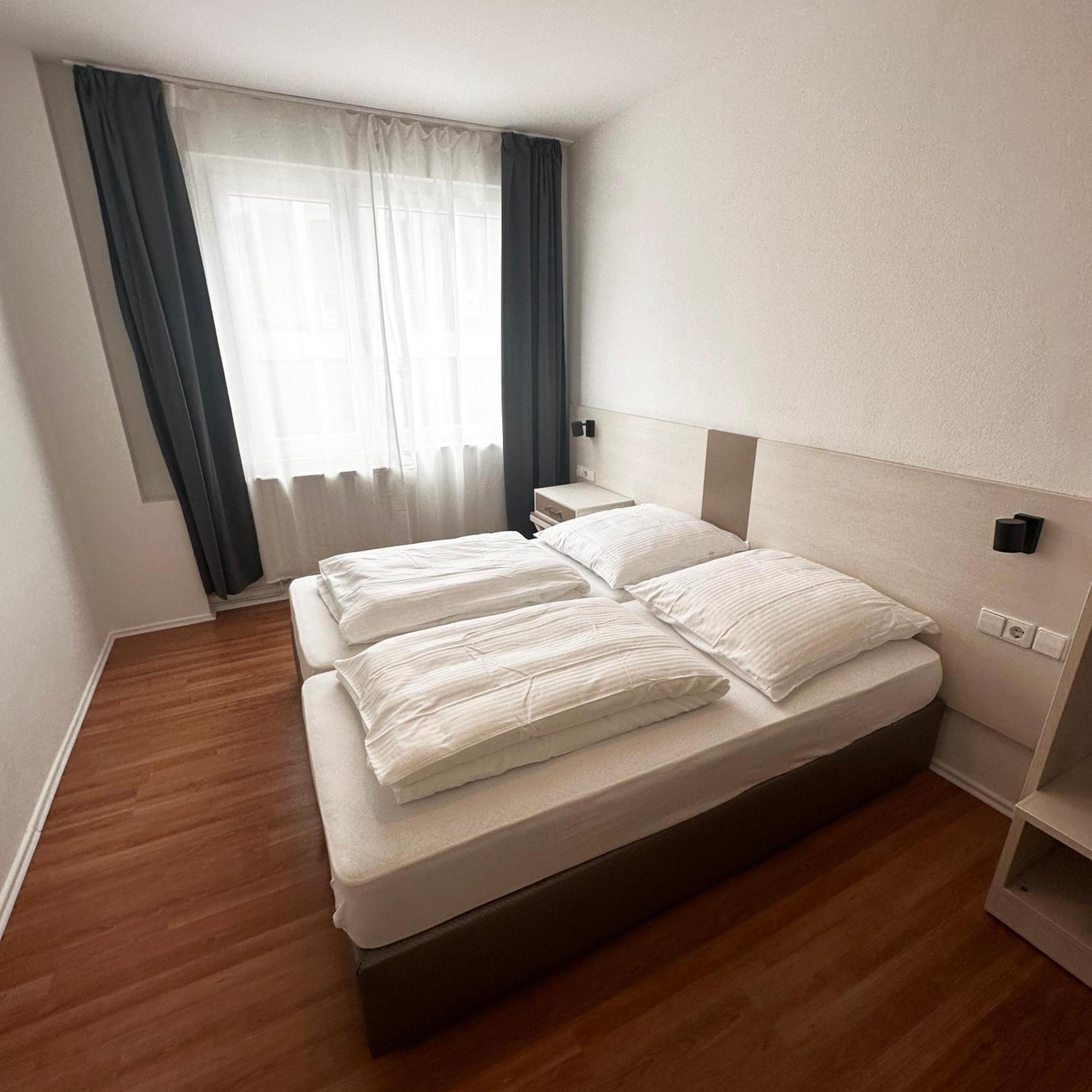 Benztown Hotel Gaestehaus Щутгарт Екстериор снимка